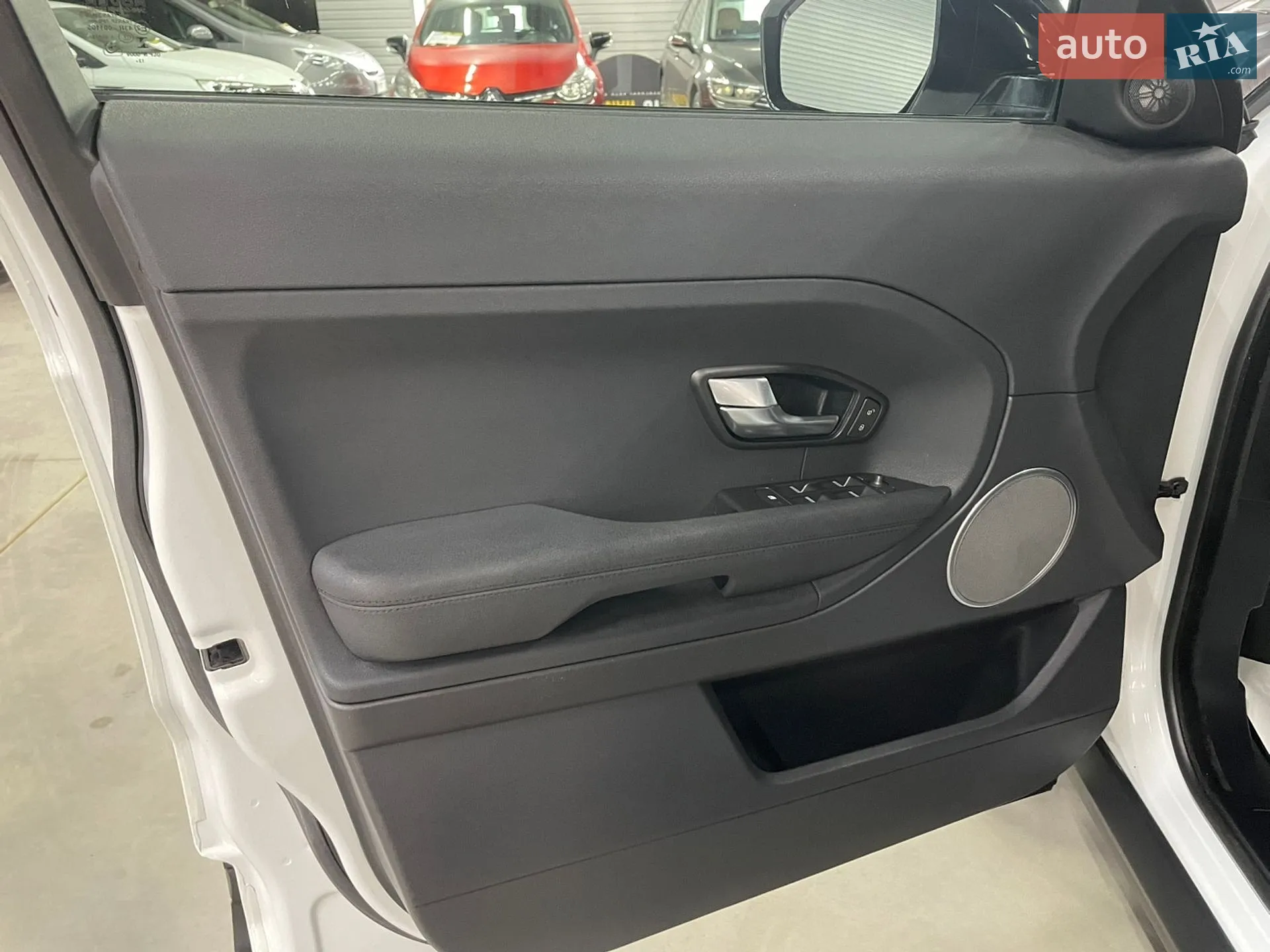 2014 Land Rover Range Rover Evoque - мініатюра 29