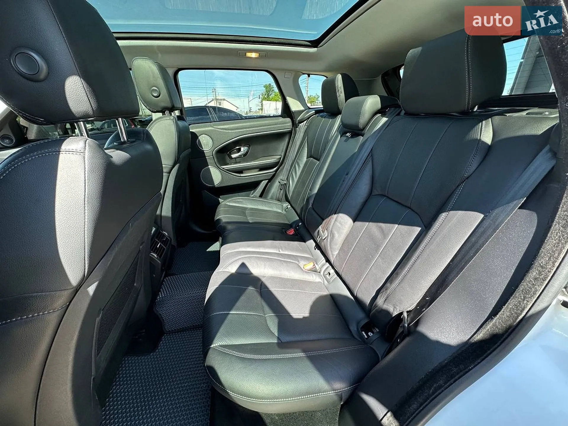 2019 Land Rover Range Rover Evoque - мініатюра 18