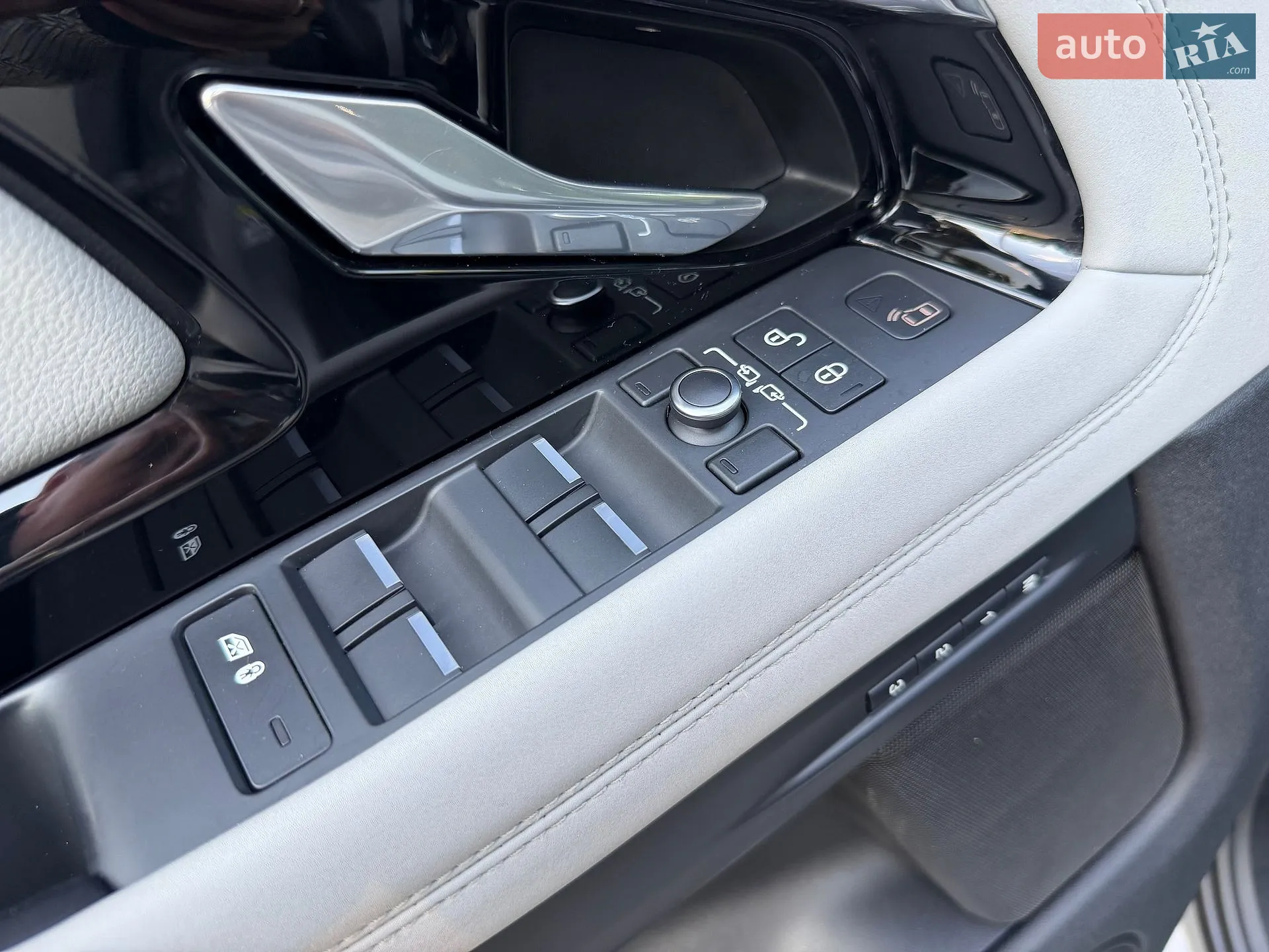 2019 Land Rover Range Rover Evoque - мініатюра 26