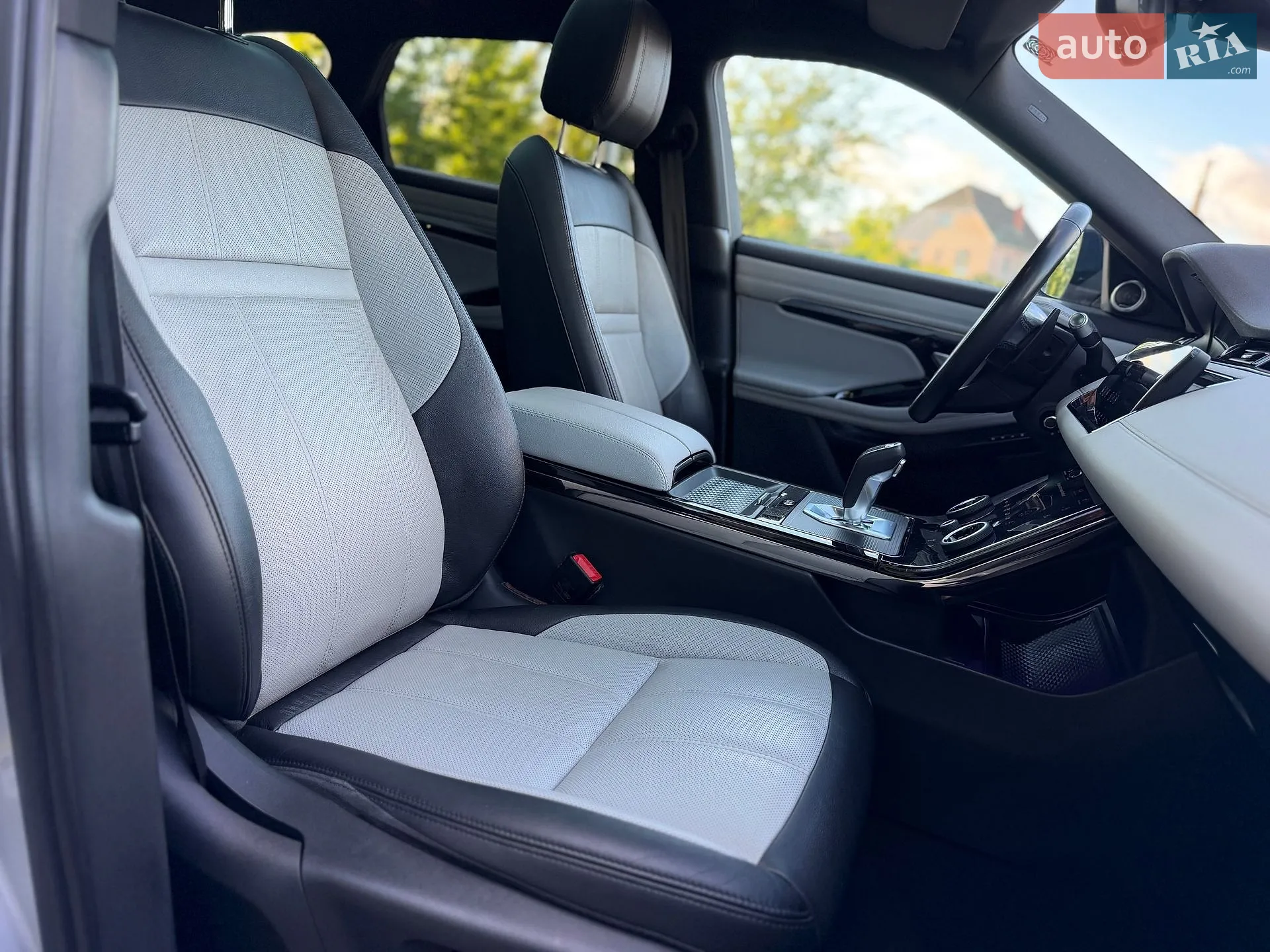 2019 Land Rover Range Rover Evoque - мініатюра 34