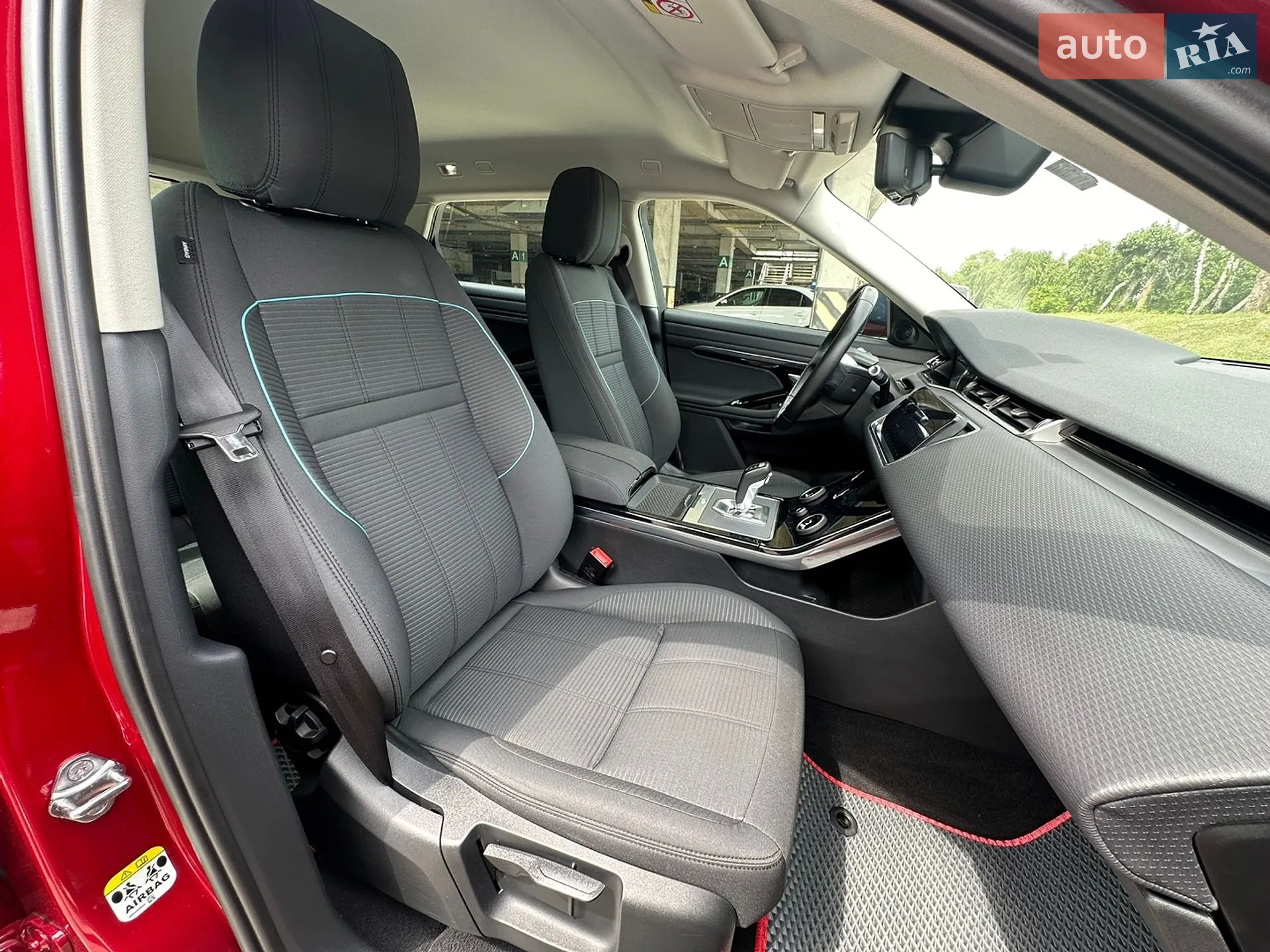 2019 Land Rover Range Rover Evoque - мініатюра 34