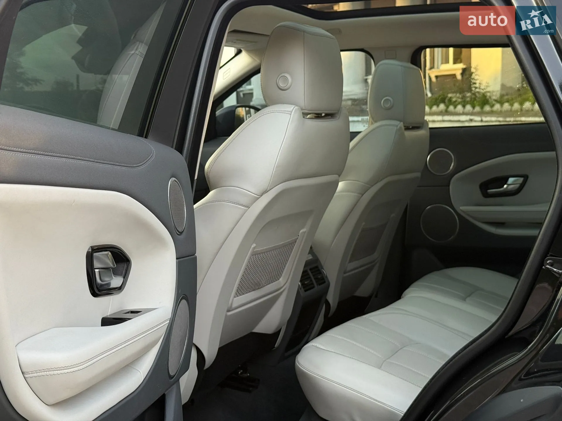 2015 Land Rover Range Rover Evoque - мініатюра 23