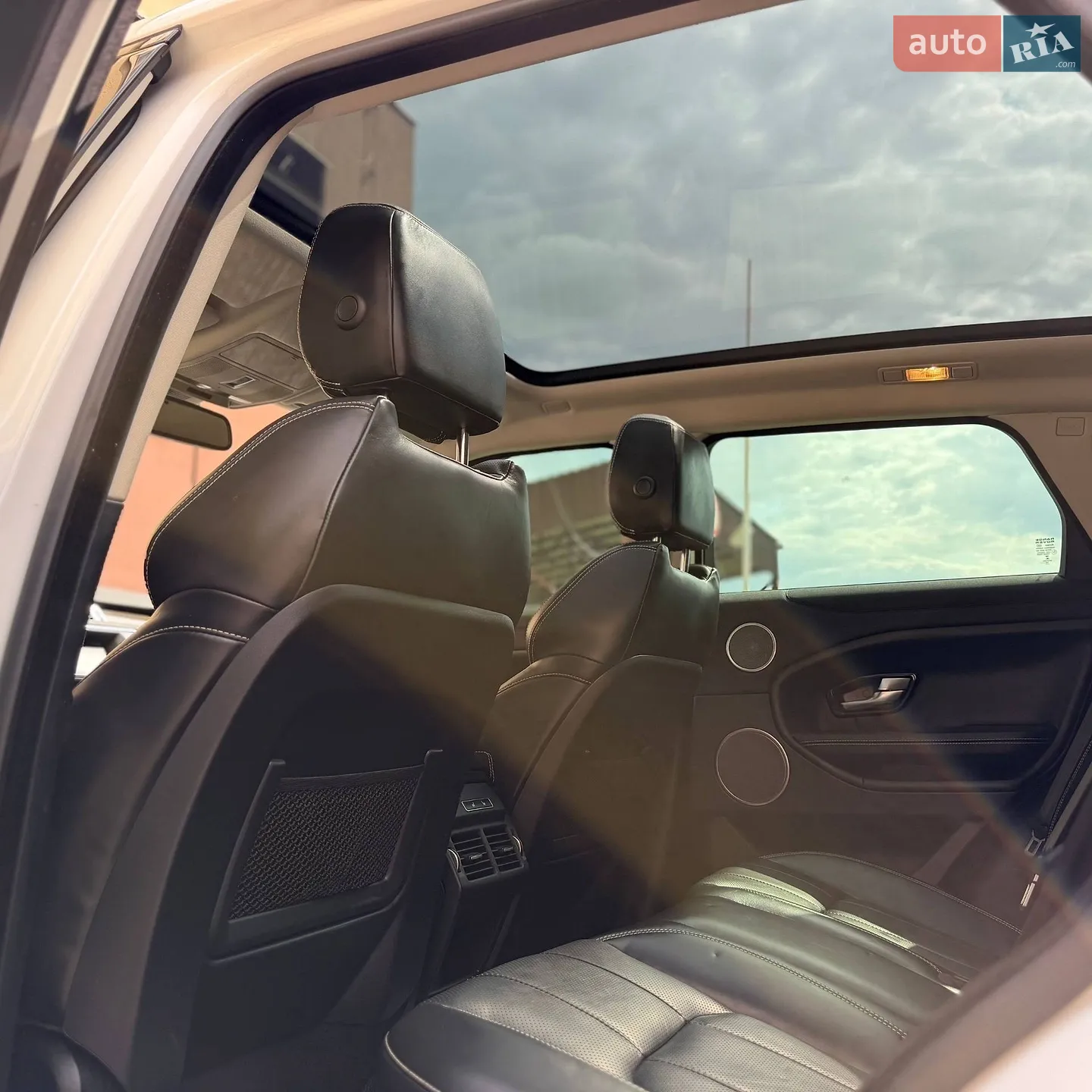2015 Land Rover Range Rover Evoque - мініатюра 44