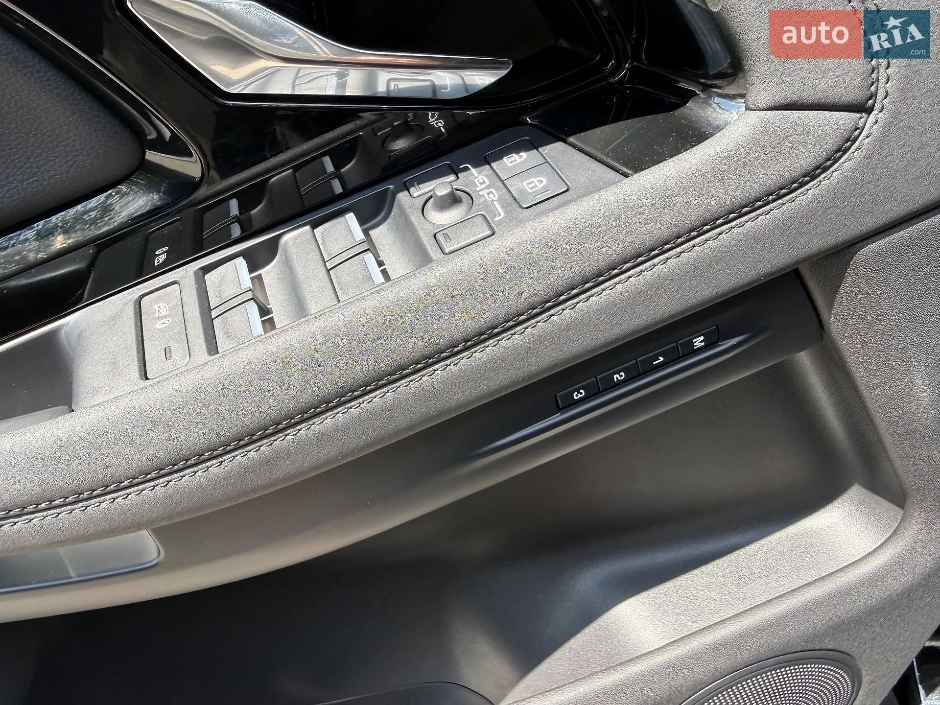 2023 Land Rover Range Rover Evoque - мініатюра 20
