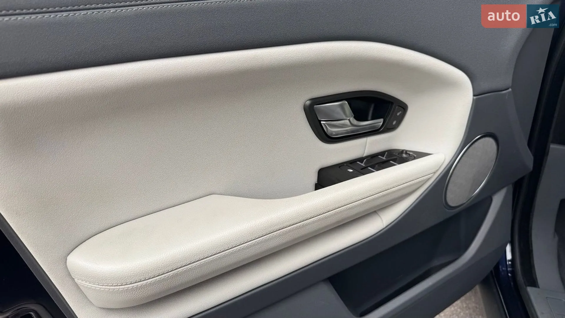 2018 Land Rover Range Rover Evoque - мініатюра 32