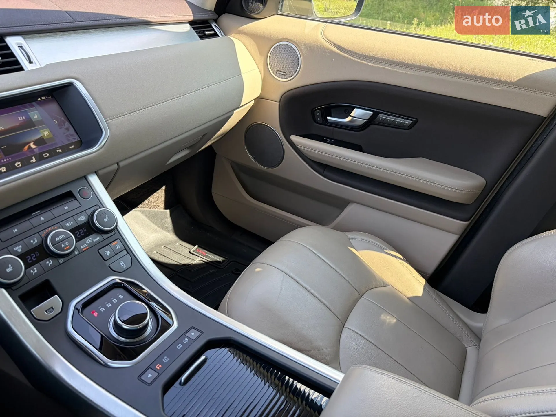 2017 Land Rover Range Rover Evoque - мініатюра 19