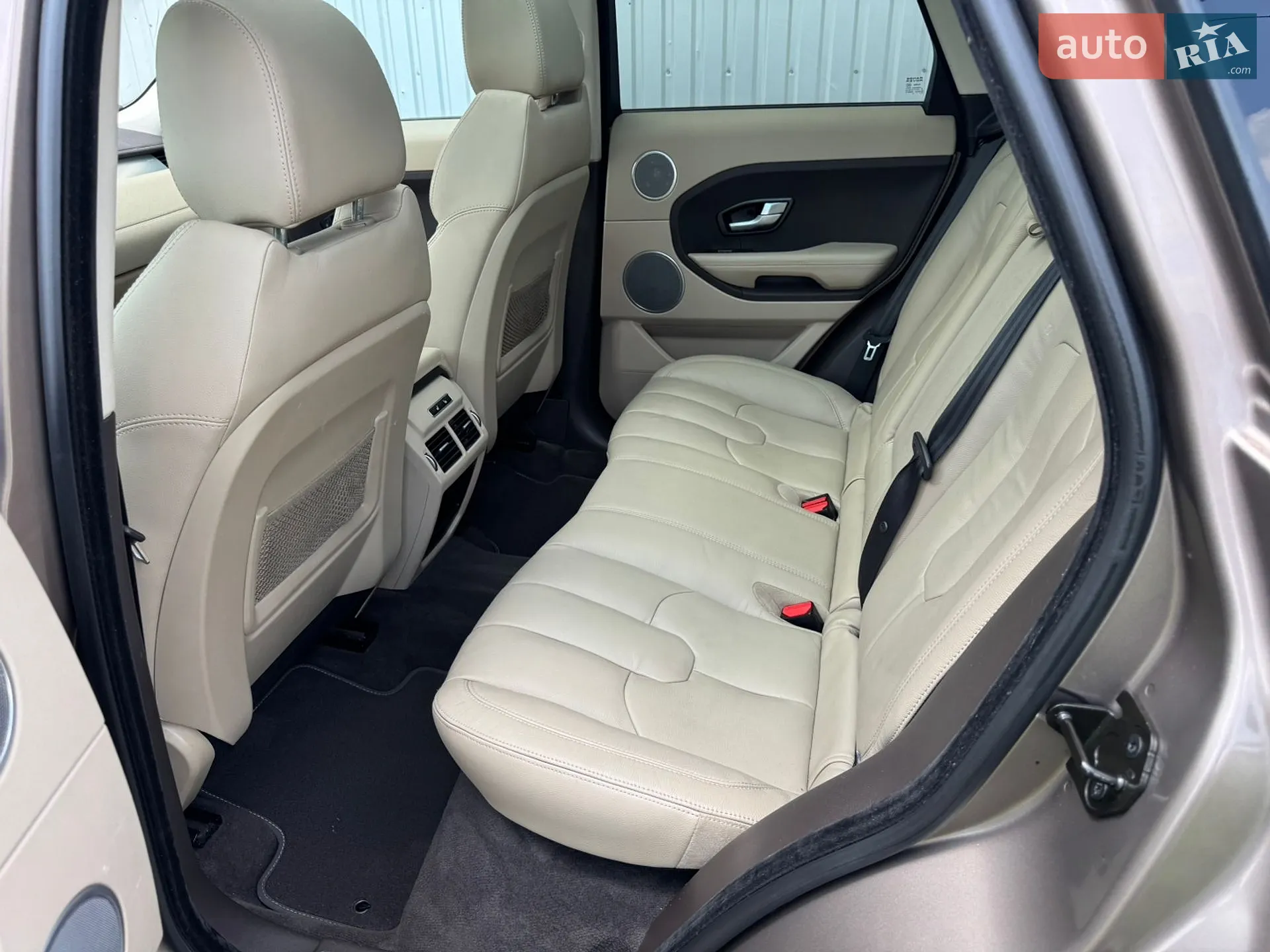 2015 Land Rover Range Rover Evoque - мініатюра 29