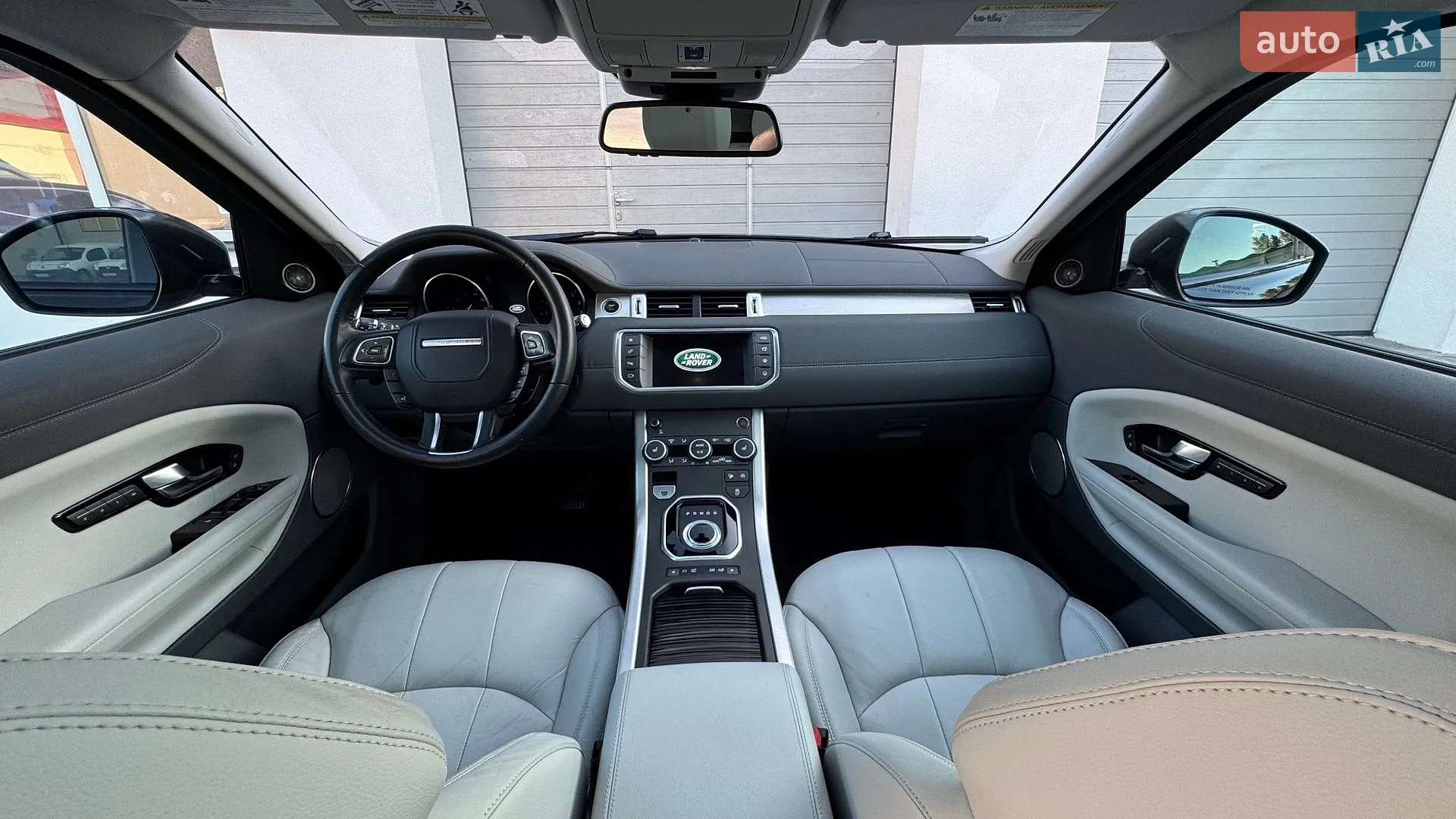 2017 Land Rover Range Rover Evoque - мініатюра 18