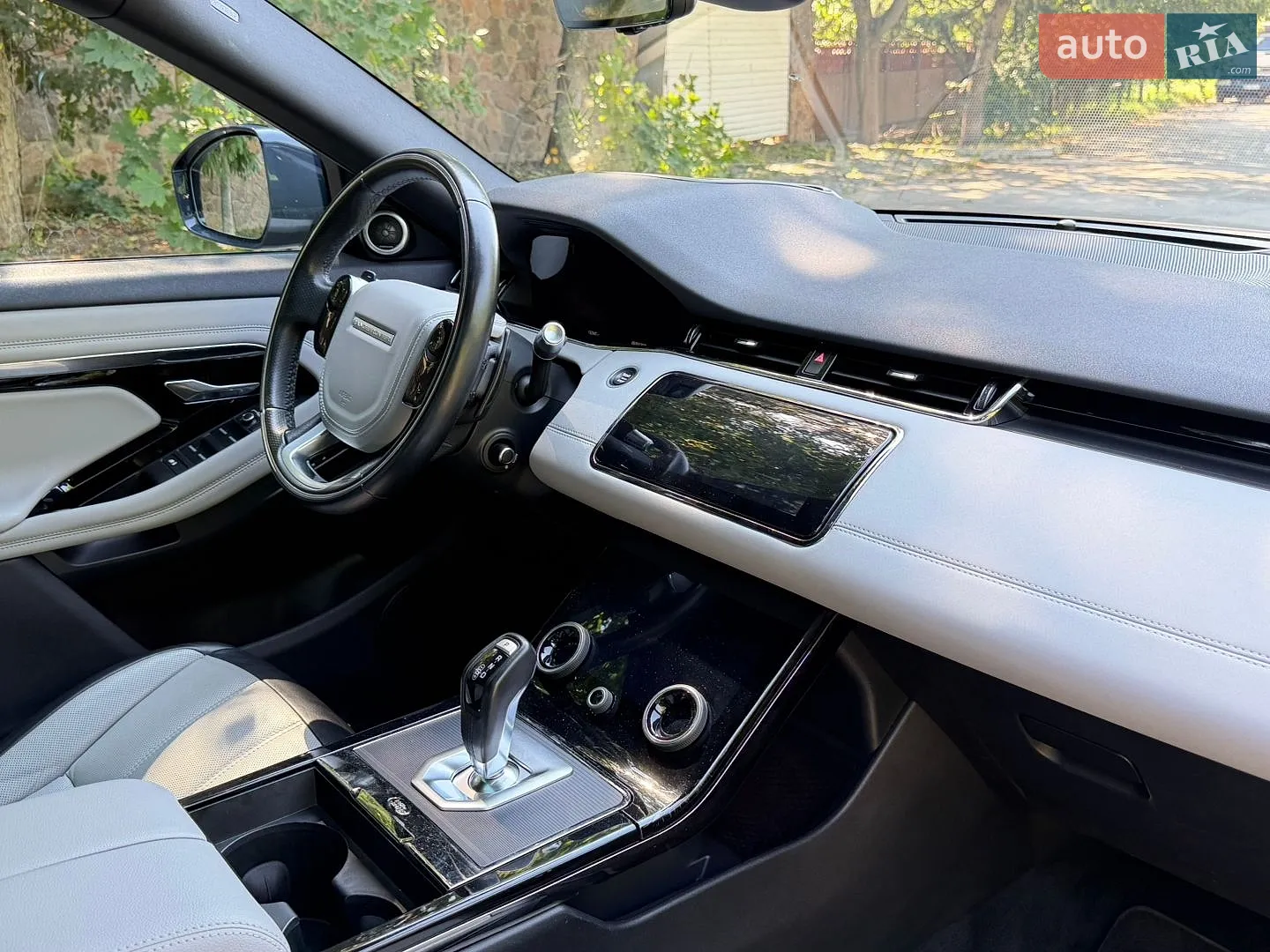 2019 Land Rover Range Rover Evoque - мініатюра 30