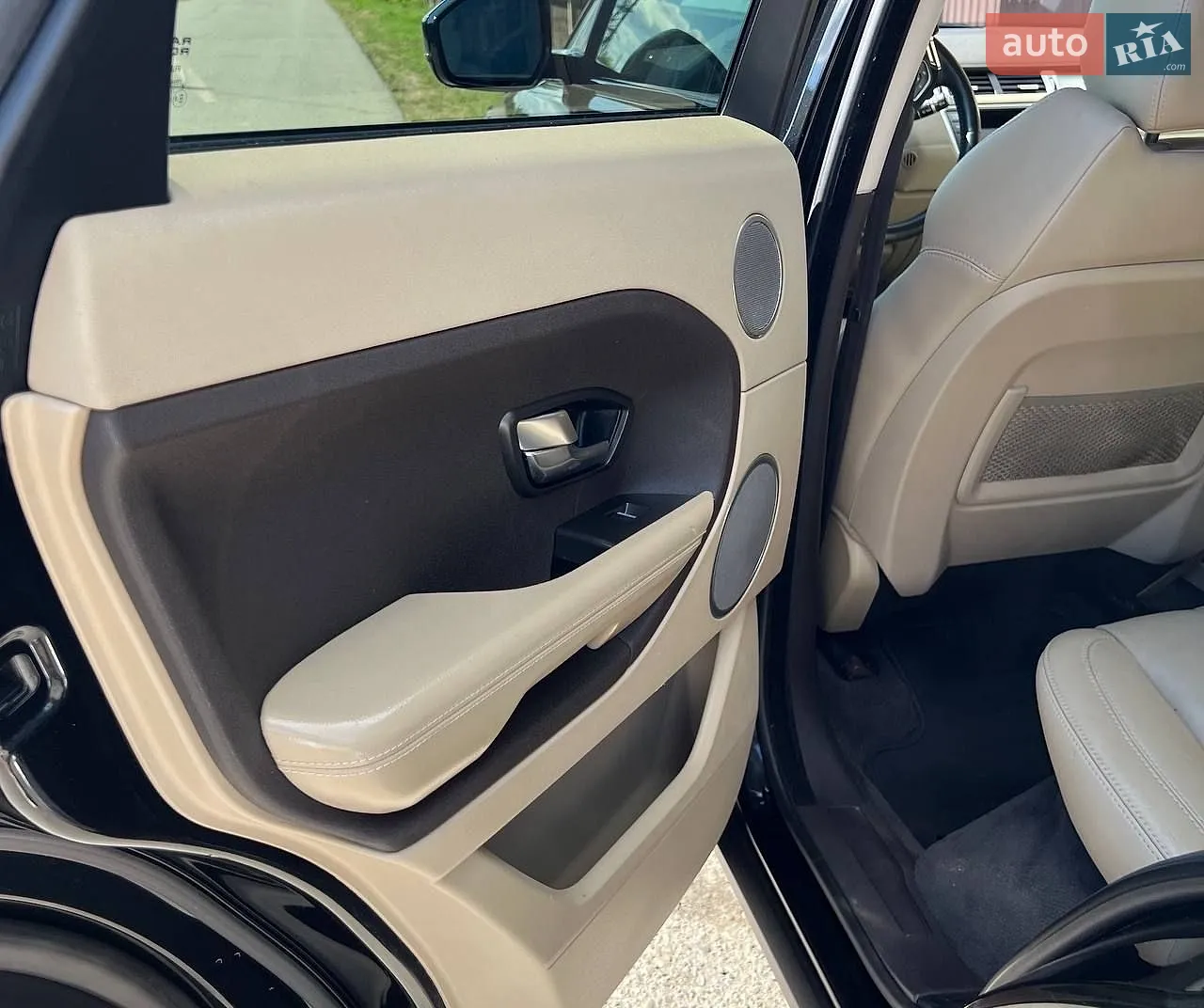 2014 Land Rover Range Rover Evoque - мініатюра 25