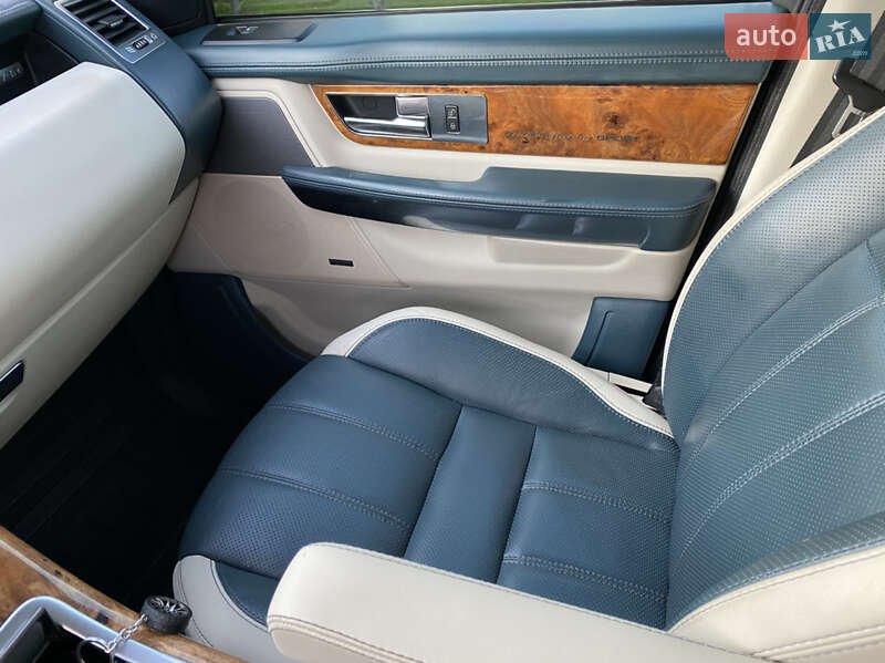 Внедорожник / Кроссовер Land Rover Range Rover Sport 2012 в Черновцах