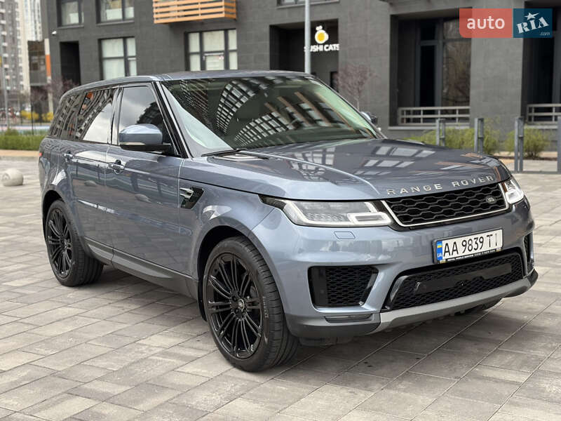 Порно жұлдыздар Мен қоғамдық көлікте бөксесін сипап қойдым.