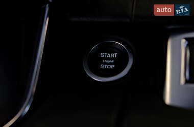 Позашляховик / Кросовер Land Rover Range Rover Sport 2019 в 