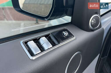 Позашляховик / Кросовер Land Rover Range Rover Sport 2019 в 