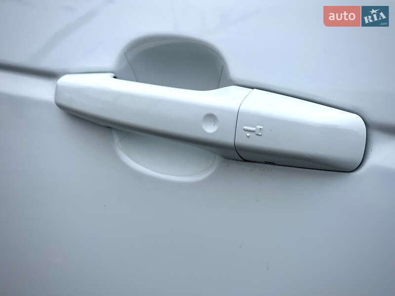 Внедорожник / Кроссовер Land Rover Range Rover Sport 2018 в Киеве фото 18 Внедорожник / Кроссовер Land Rover Range Rover Sport 2018 в Киеве