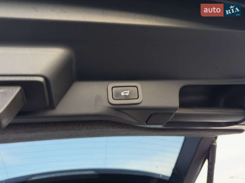 Внедорожник / Кроссовер Land Rover Range Rover Sport 2016 в Киеве