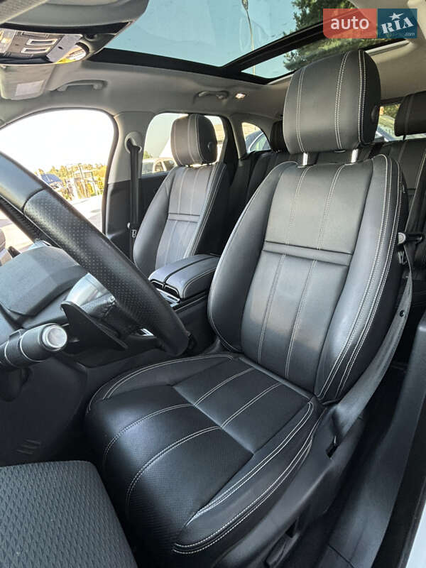 Внедорожник / Кроссовер Land Rover Range Rover Velar 2017 в Львове