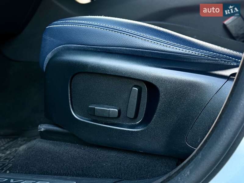 Позашляховик / Кросовер Land Rover Range Rover Velar 2017 в Тернополі