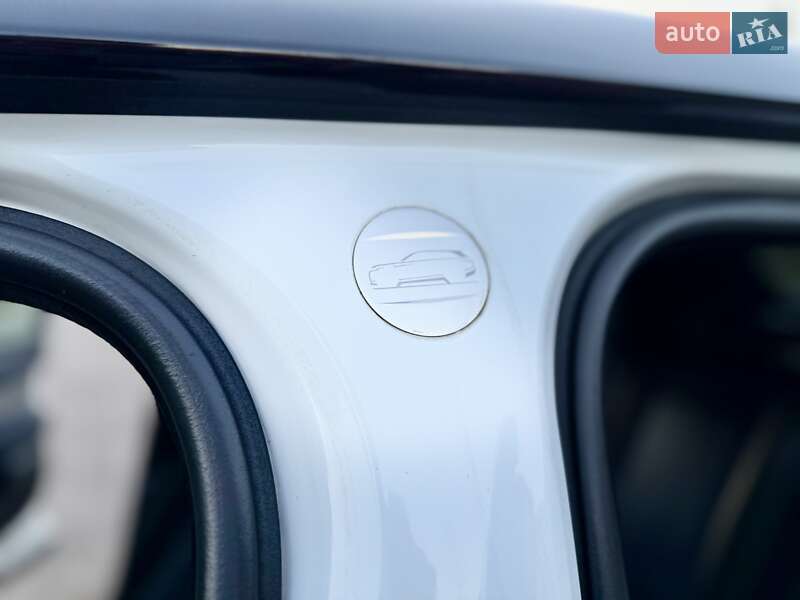 Позашляховик / Кросовер Land Rover Range Rover Velar 2017 в Тернополі