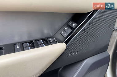 Позашляховик / Кросовер Land Rover Range Rover Velar 2018 в 