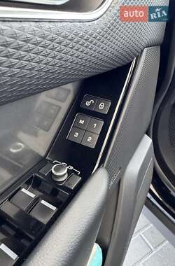 Внедорожник / Кроссовер Land Rover Range Rover Velar 2018 в 