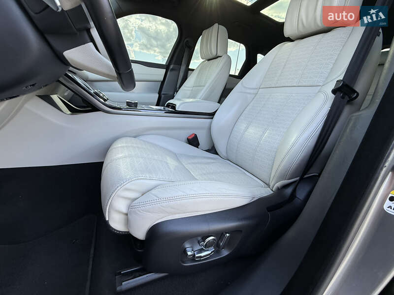 Позашляховик / Кросовер Land Rover Range Rover Velar 2017 в Тернополі