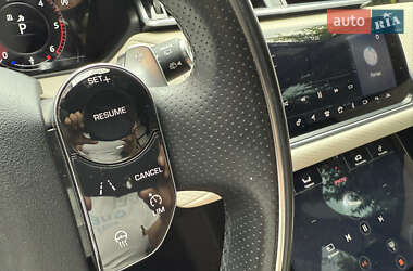 Внедорожник / Кроссовер Land Rover Range Rover Velar 2018 в 