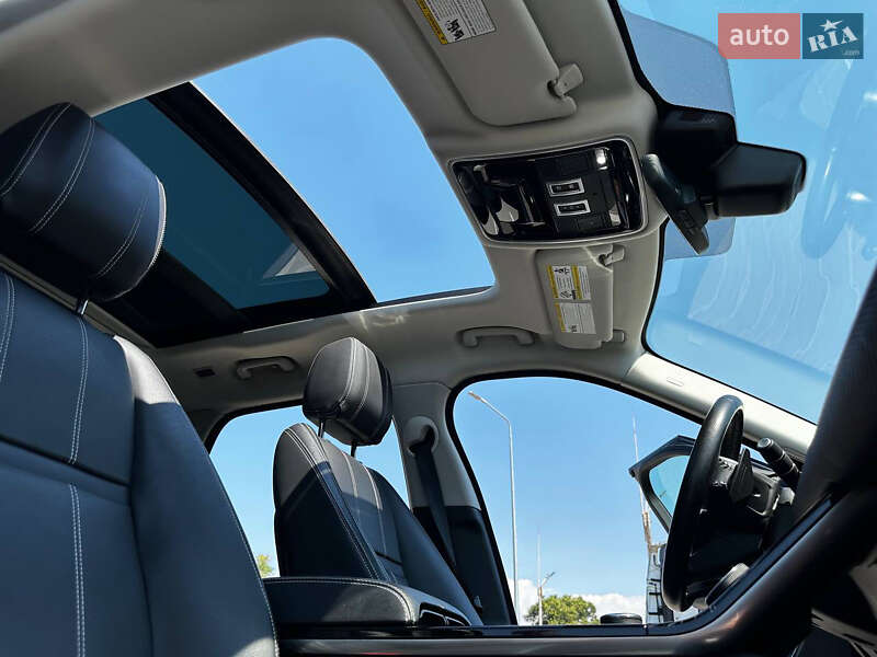 Внедорожник / Кроссовер Land Rover Range Rover Velar 2017 в Одессе фото 36 Внедорожник / Кроссовер Land Rover Range Rover Velar 2017 в Одессе