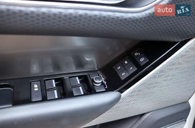Внедорожник / Кроссовер Land Rover Range Rover Velar 2018 в 