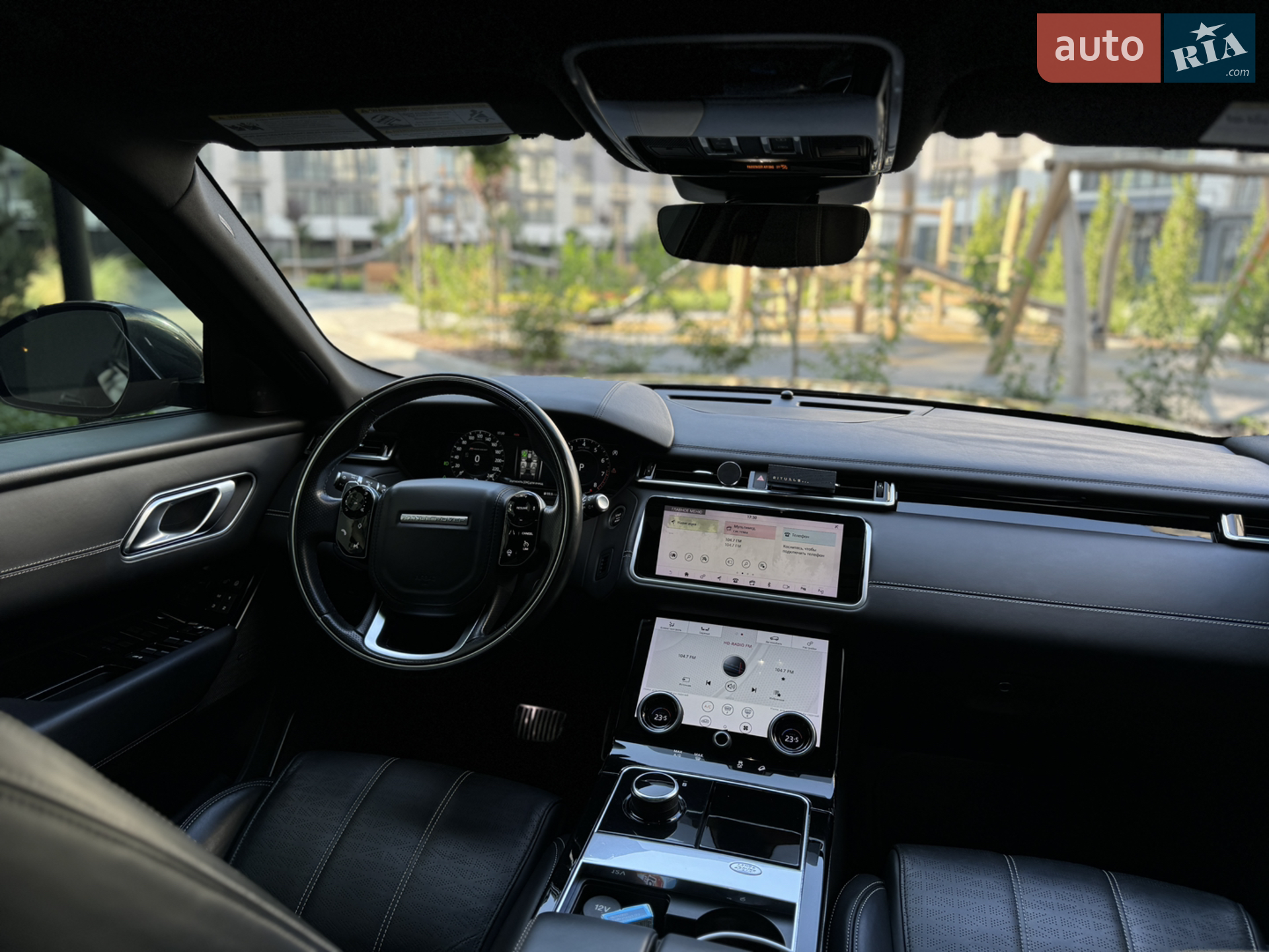 2017 Land Rover Range Rover Velar - мініатюра 32