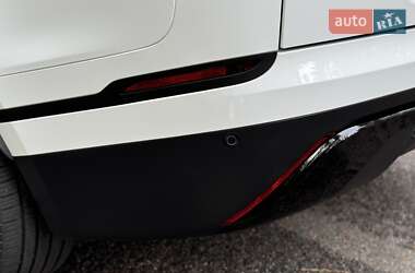 Внедорожник / Кроссовер Land Rover Range Rover Velar 2022 в 