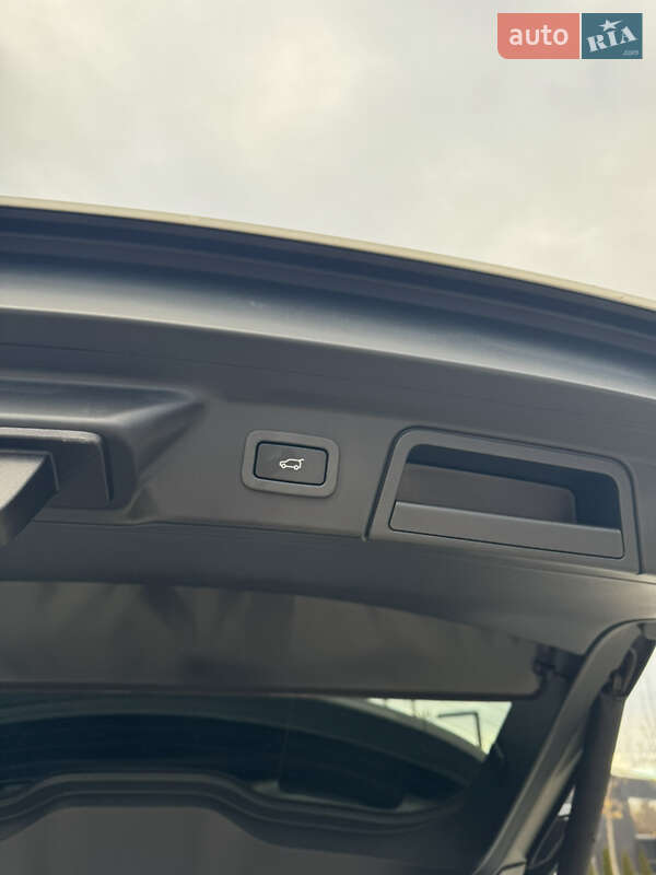 Внедорожник / Кроссовер Land Rover Range Rover Velar 2019 в Киеве фото 26 Внедорожник / Кроссовер Land Rover Range Rover Velar 2019 в Киеве