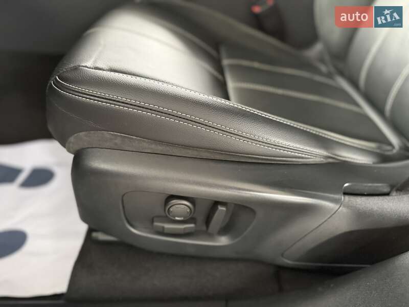 Внедорожник / Кроссовер Land Rover Range Rover Velar 2020 в Днепре фото 19 Внедорожник / Кроссовер Land Rover Range Rover Velar 2020 в Днепре