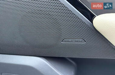 Позашляховик / Кросовер Land Rover Range Rover Velar 2021 в  фото 19 Позашляховик / Кросовер Land Rover Range Rover Velar 2021 в