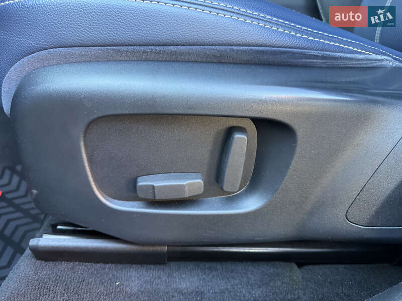 Внедорожник / Кроссовер Land Rover Range Rover Velar 2018 в Виннице фото 38 Внедорожник / Кроссовер Land Rover Range Rover Velar 2018 в Виннице