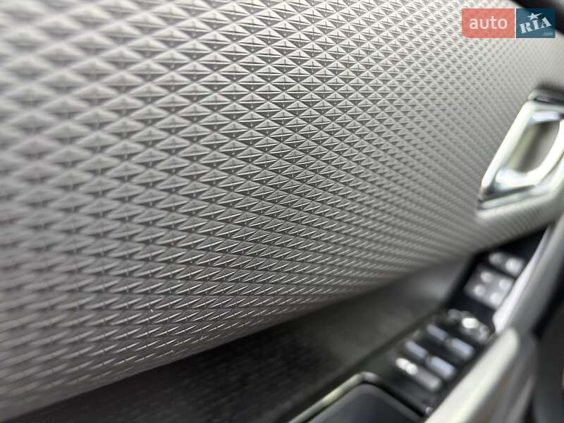 Позашляховик / Кросовер Land Rover Range Rover Velar 2018 в Києві