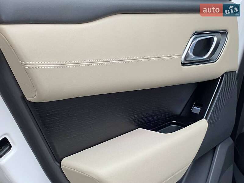 Внедорожник / Кроссовер Land Rover Range Rover Velar 2022 в Киеве