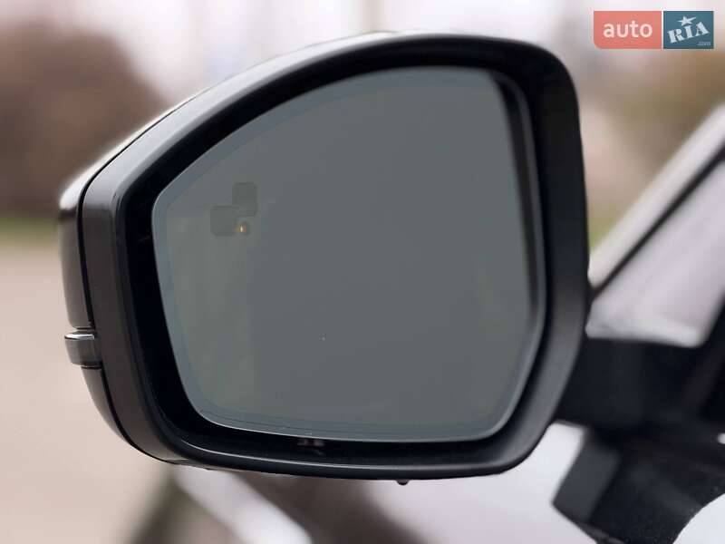 Позашляховик / Кросовер Land Rover Range Rover Velar 2017 в Кривому Розі