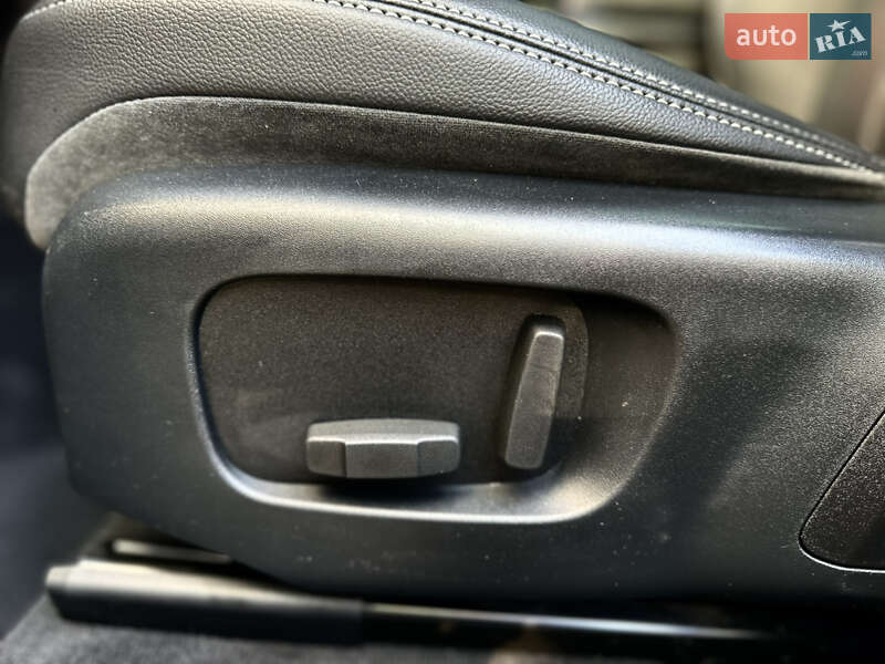 Внедорожник / Кроссовер Land Rover Range Rover Velar 2018 в Ивано-Франковске фото 24 Внедорожник / Кроссовер Land Rover Range Rover Velar 2018 в Ивано-Франковске