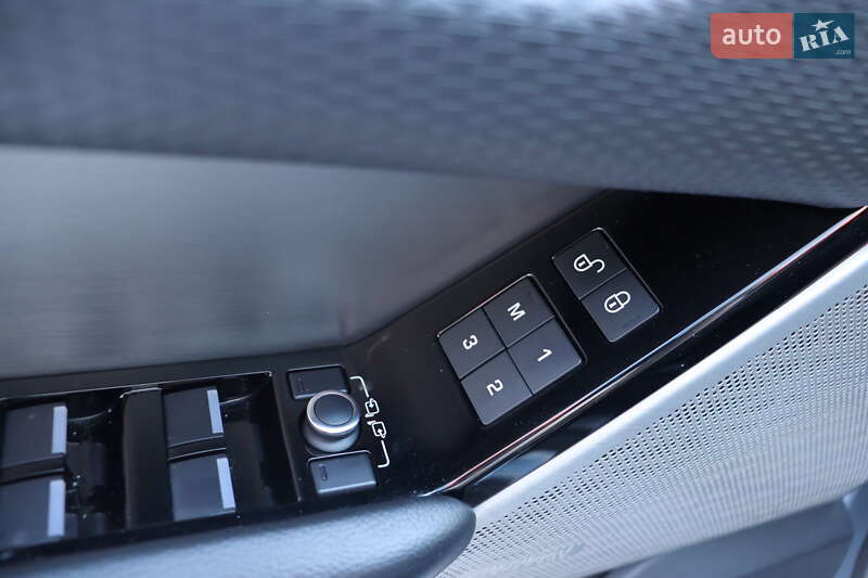 Позашляховик / Кросовер Land Rover Range Rover Velar 2018 в Львові