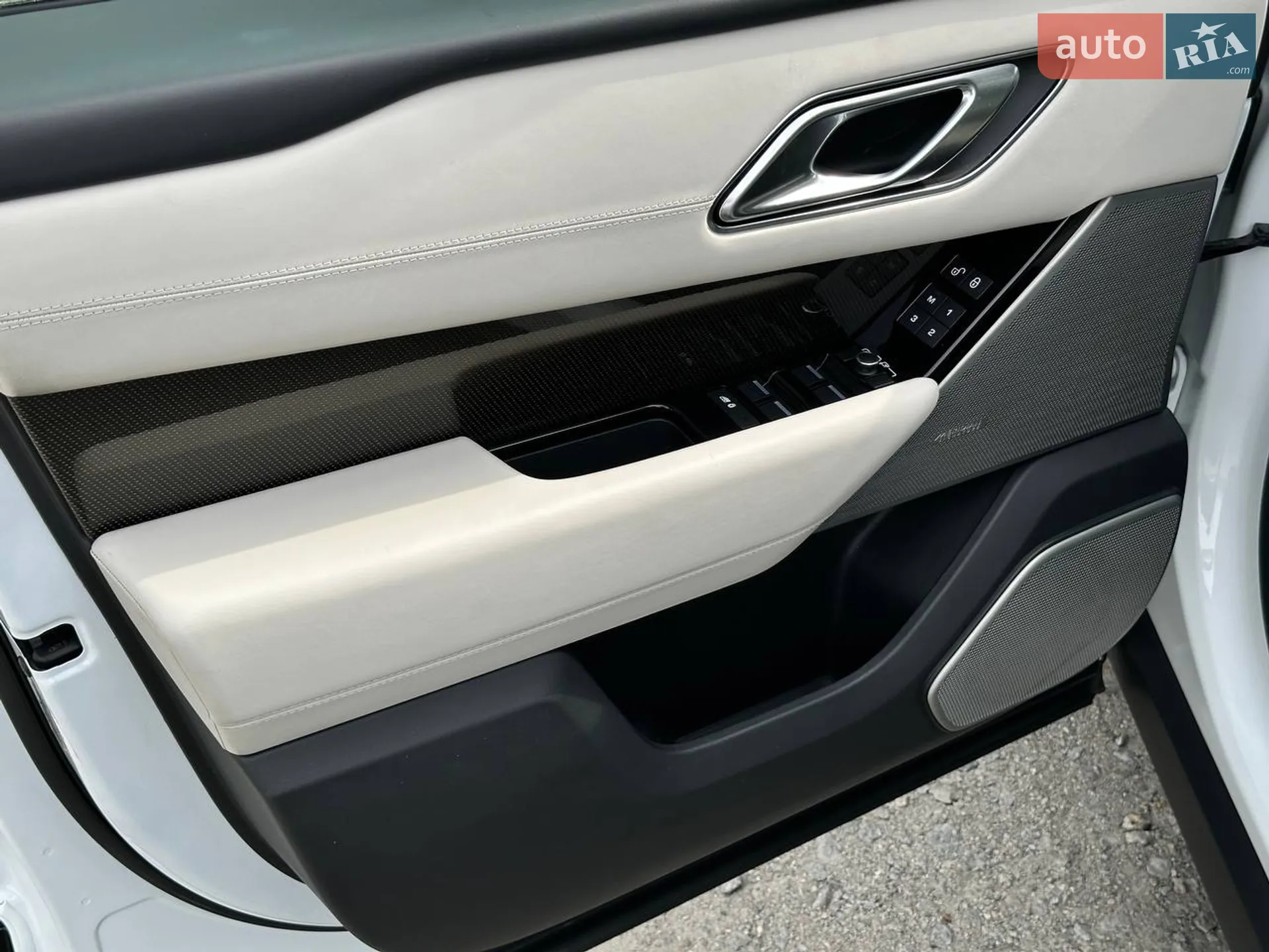 2017 Land Rover Range Rover Velar - мініатюра 40