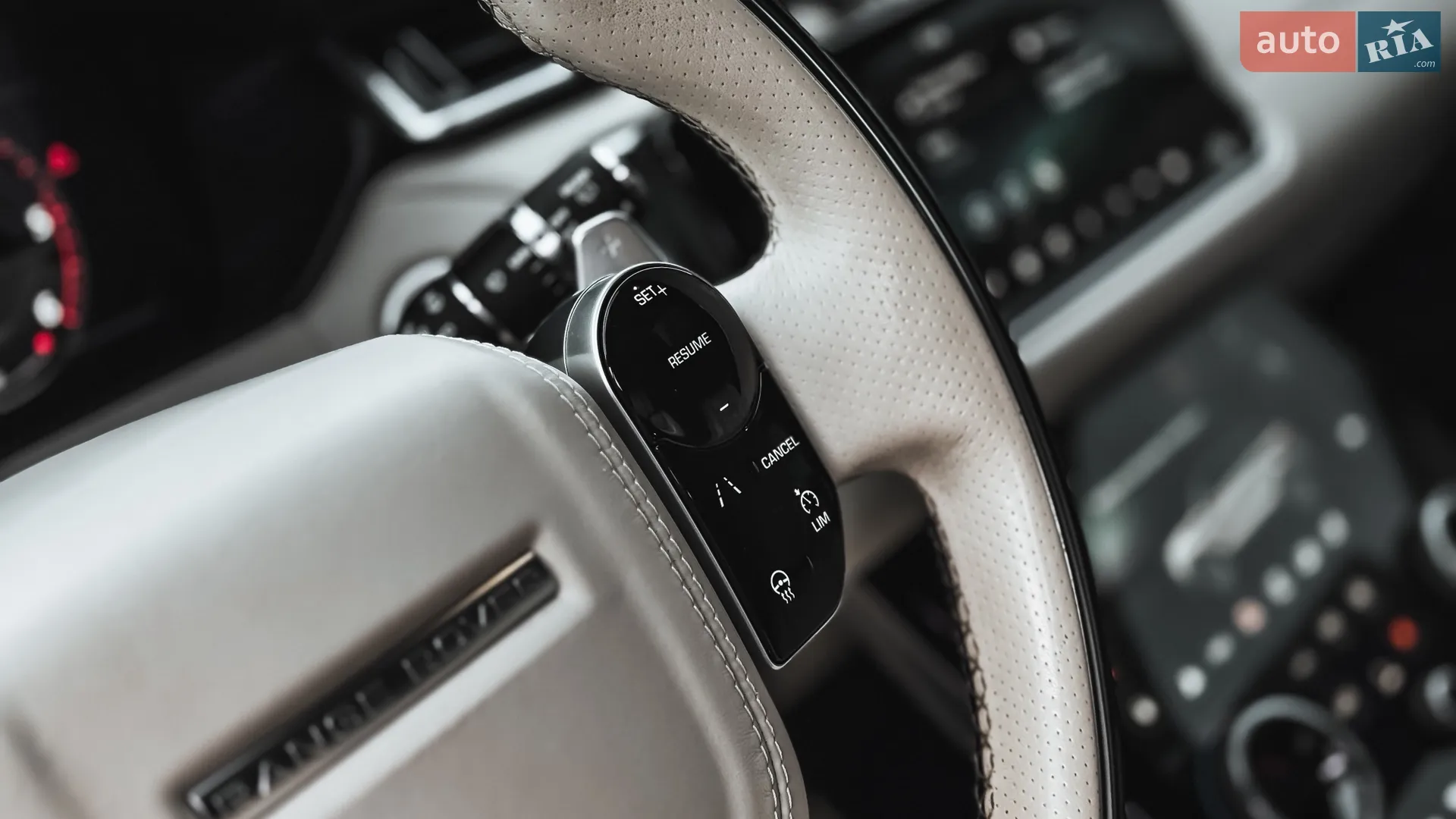 2018 Land Rover Range Rover Velar - мініатюра 38