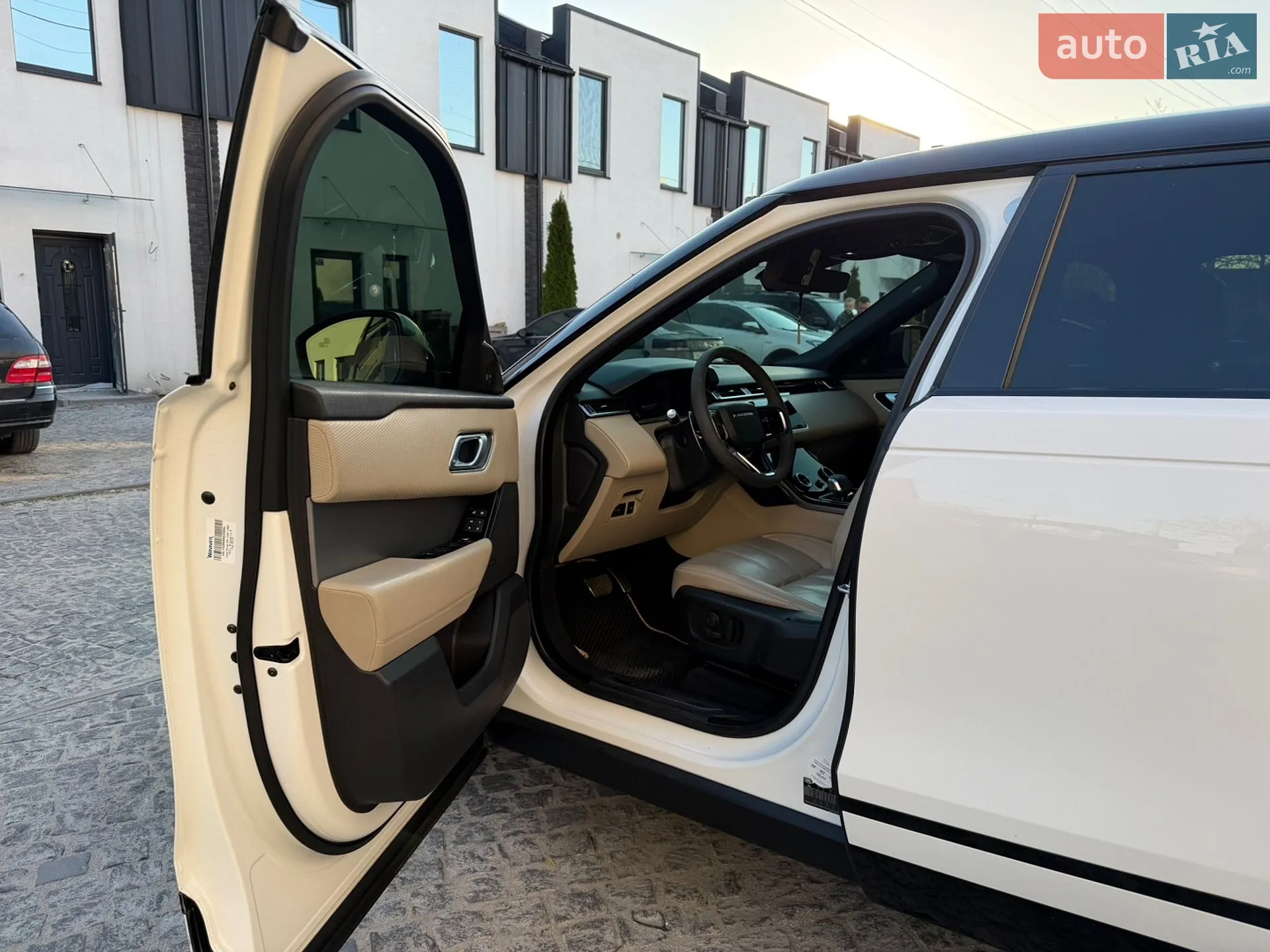2021 Land Rover Range Rover Velar - мініатюра 15