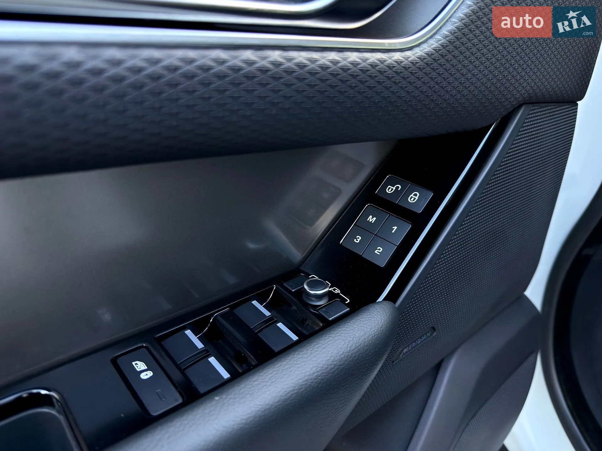 2017 Land Rover Range Rover Velar - мініатюра 21