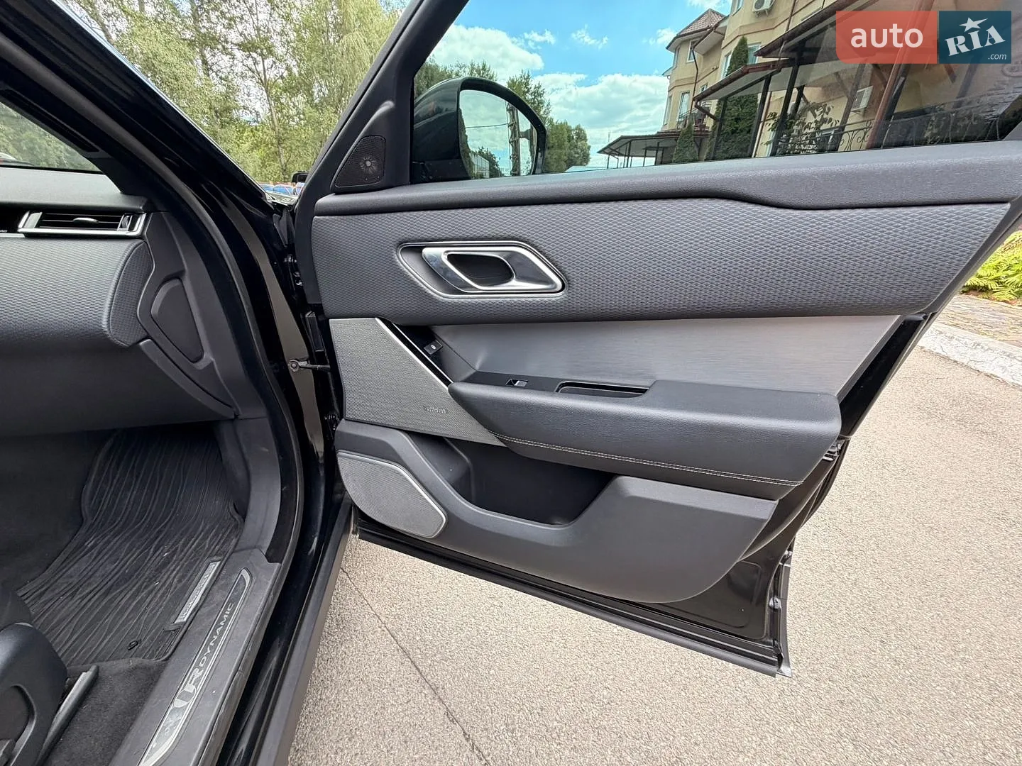 2019 Land Rover Range Rover Velar - мініатюра 24