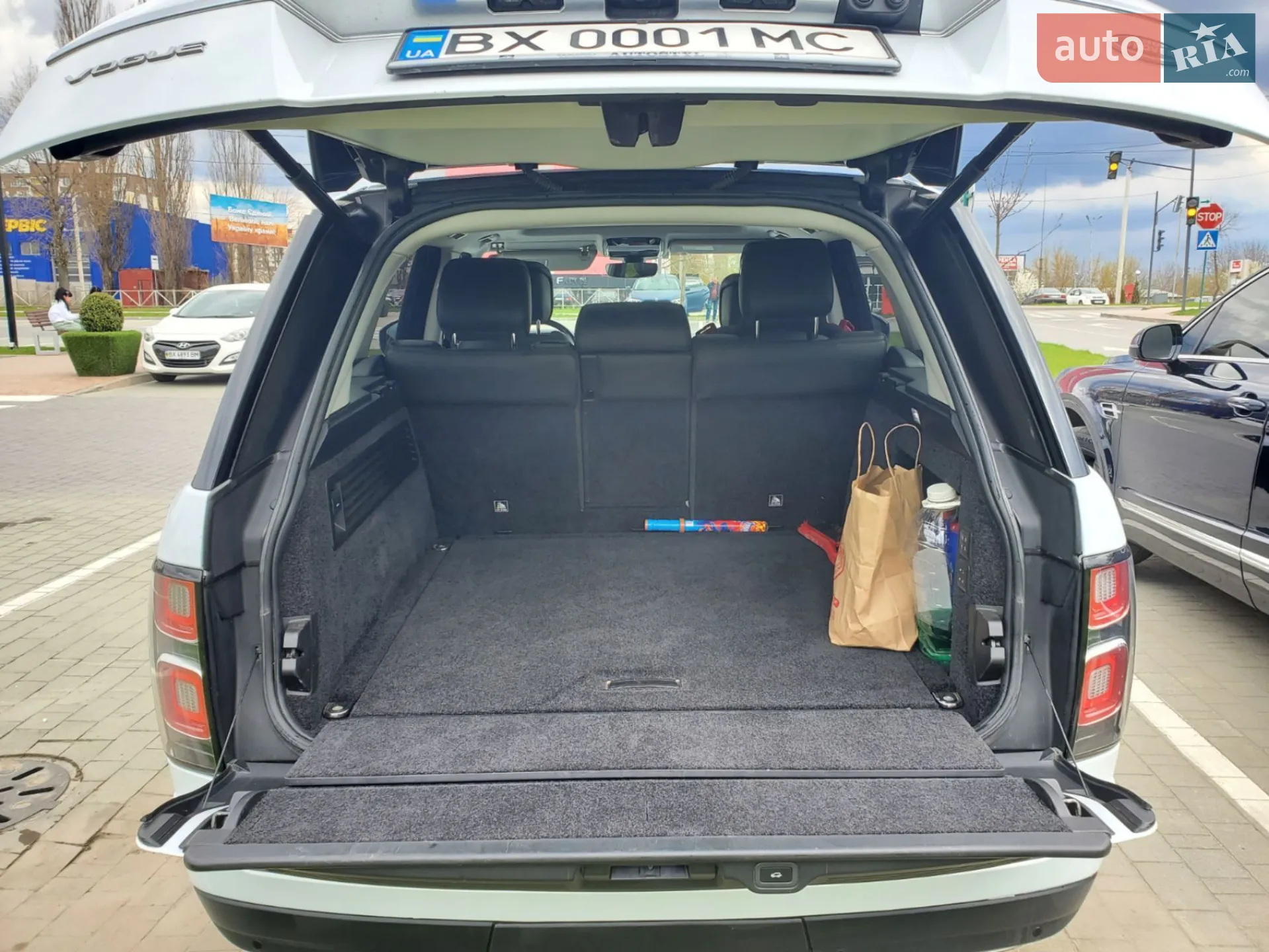 2018 Land Rover Range Rover - мініатюра 17