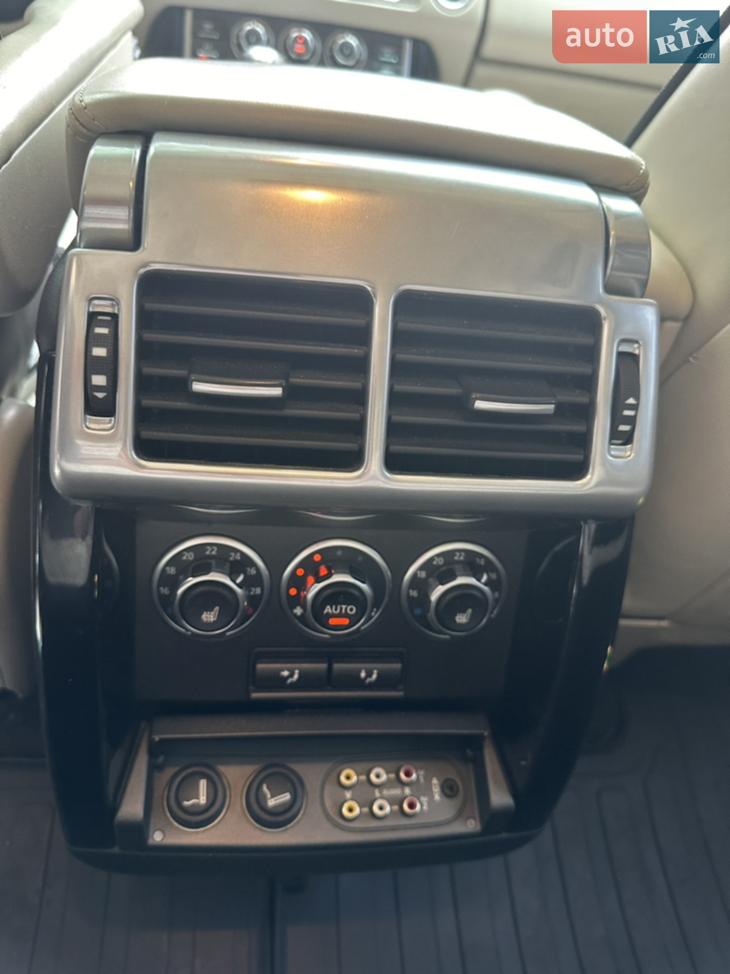 2010 Land Rover Range Rover - мініатюра 14