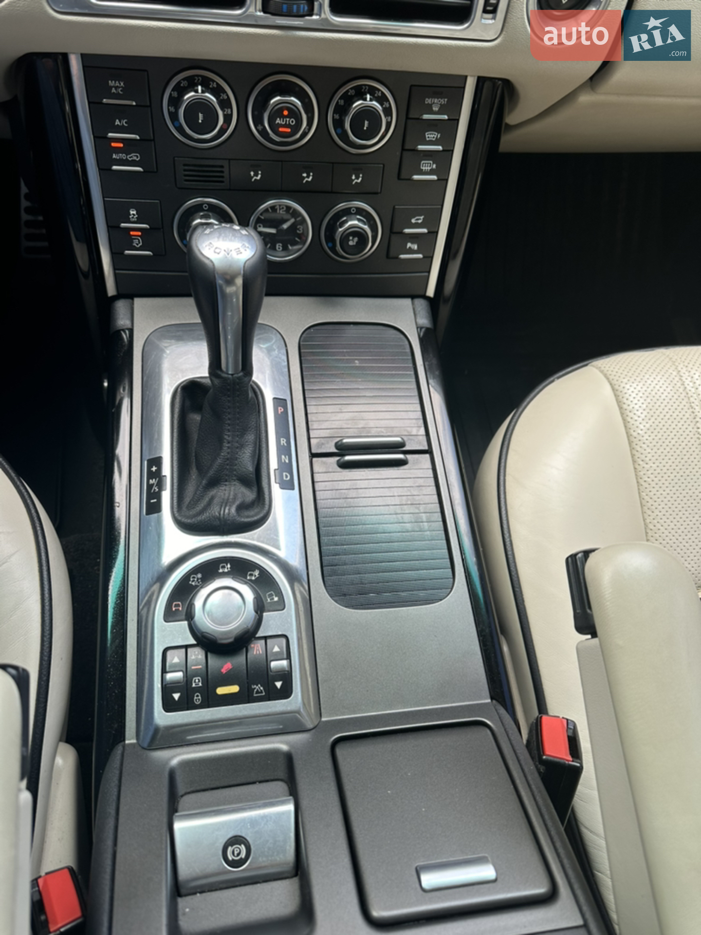 2010 Land Rover Range Rover - мініатюра 21