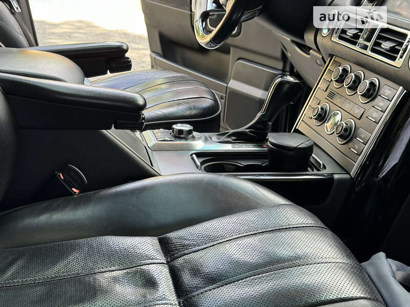 Внедорожник / Кроссовер Land Rover Range Rover 2010 в Черновцах