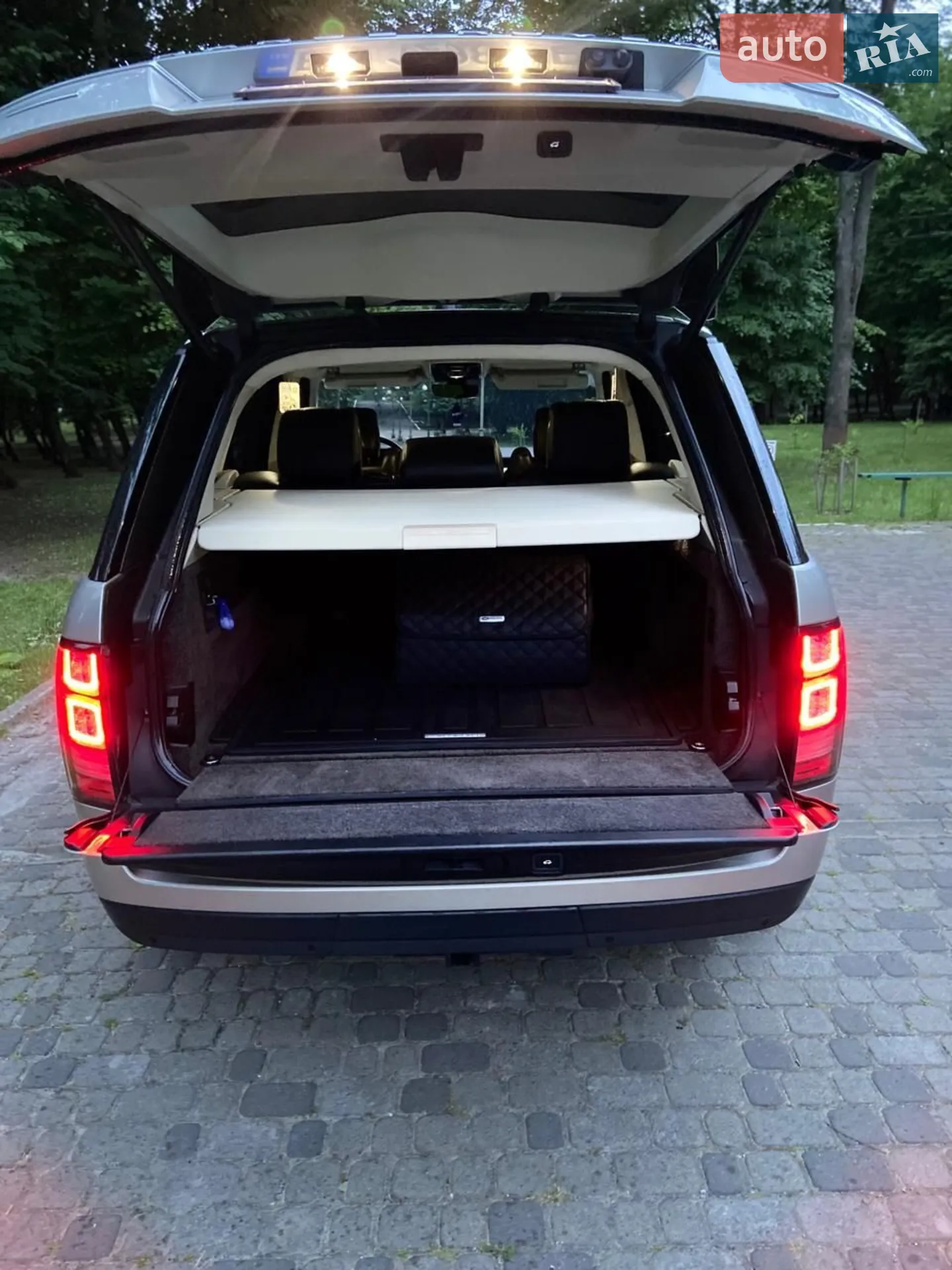2016 Land Rover Range Rover - мініатюра 23